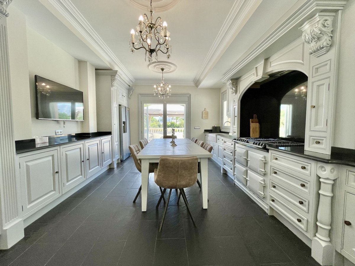 6 Bed فيلا مستقلة in Alicante في Alicante, 