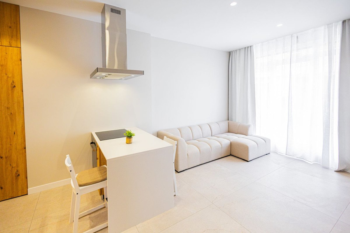 2 Bed Ground Floor Apartment in Alicante in Alicante, Apartment