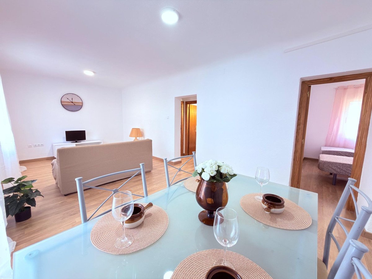 2 Bed Middle Floor Apartment in Alicante in Alicante, Apartment