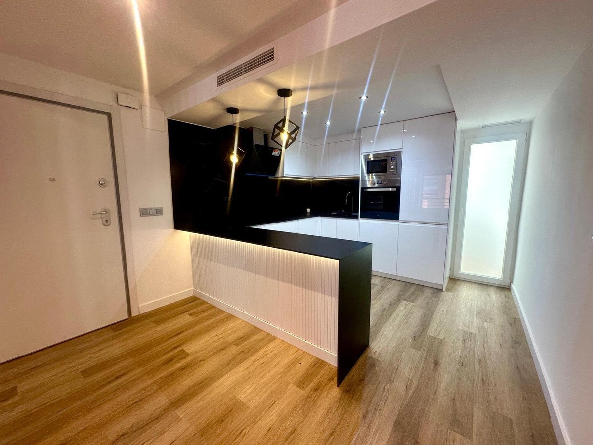 3 Bed Middle Floor Apartment in Alicante in Alicante, Apartment