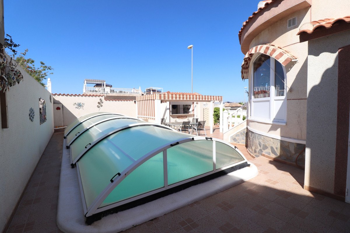 3 Bed Detached Villa in Benimar in Benimar — Detached Villa