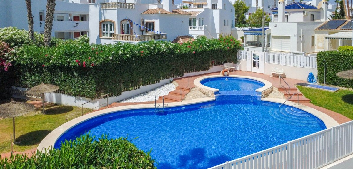4 Bed Townhouse in La Rioja in La Rioja, Townhouse