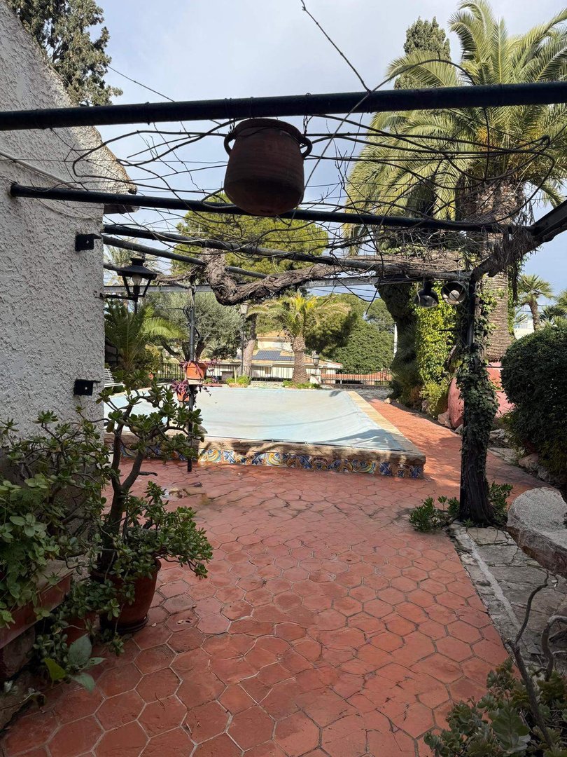 6 Bed فيلا مستقلة in Alicante في Alicante, فيلا مستقلة