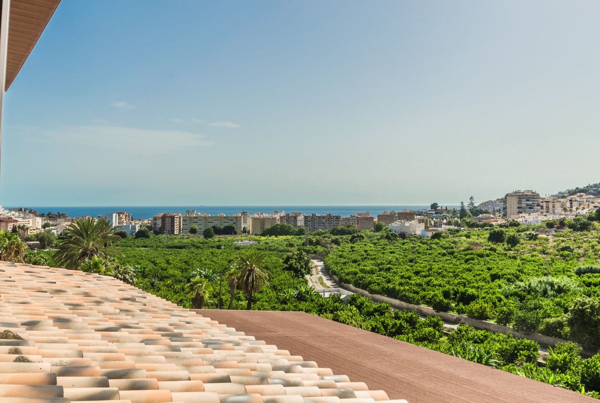 2 Bed Top Floor Apartment in Almuñecar in Almuñecar, Apartment