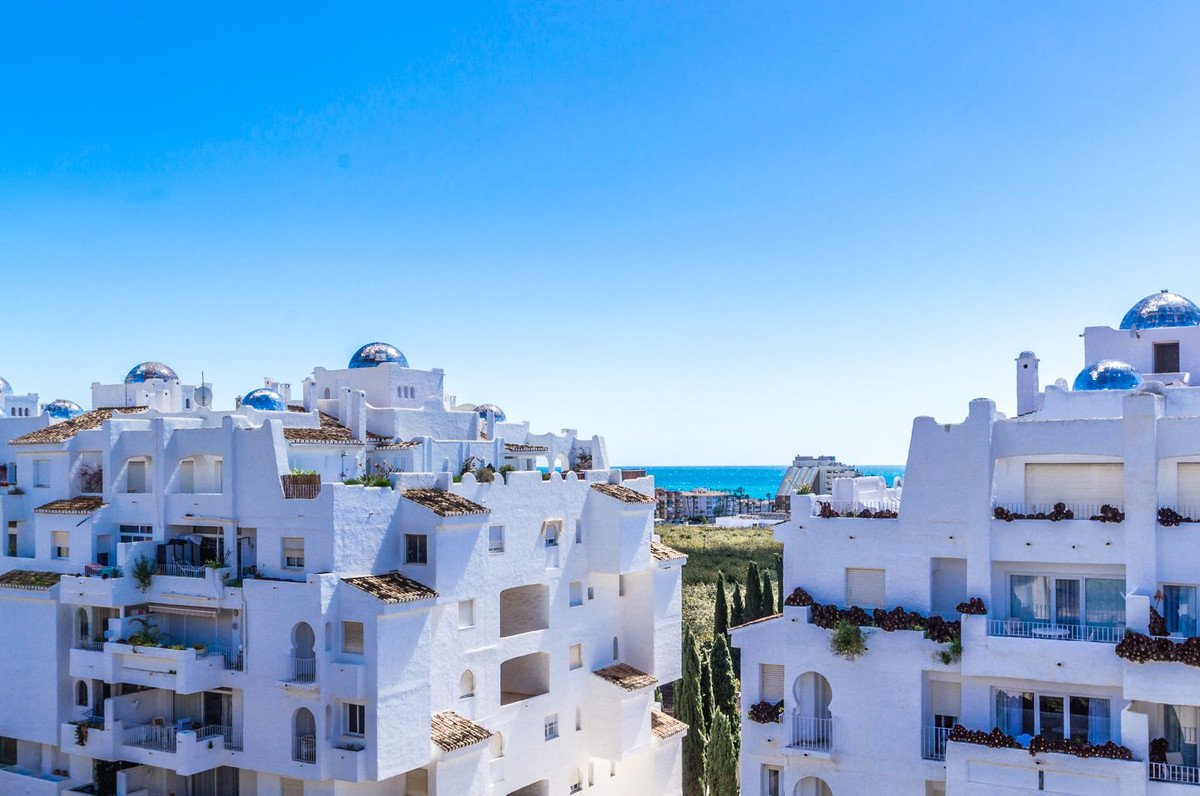 3 Bed Middle Floor Apartment in Almuñecar in Almuñecar — Apartment