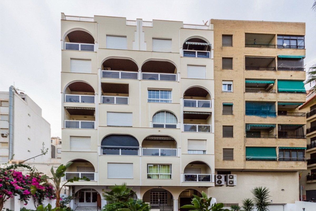 3 Bed Middle Floor Apartment in Almuñecar in Almuñecar, Apartment