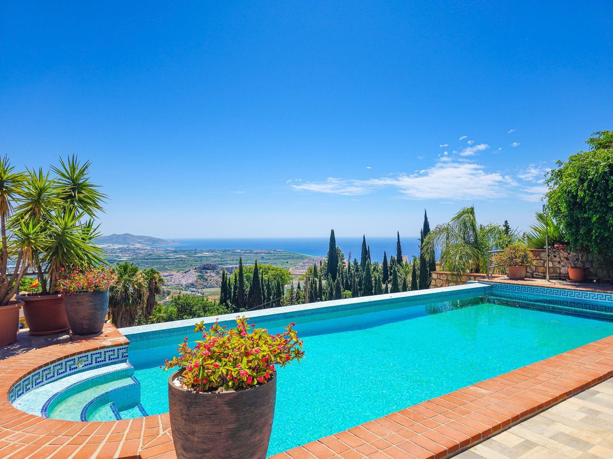 4 Bed Detached Villa in Salobreña in Salobreña, Detached Villa