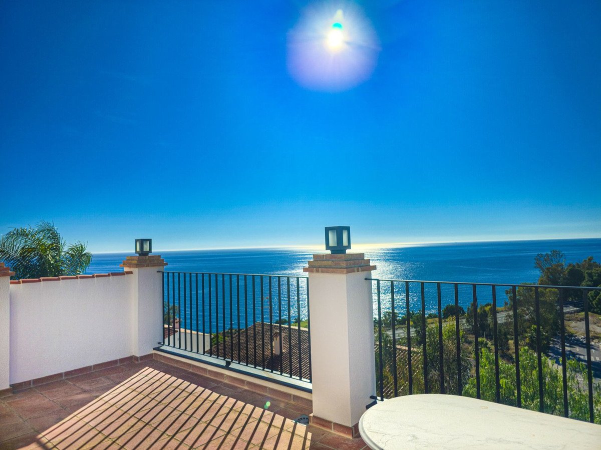 4 Bed Detached Villa in Salobreña in Salobreña, Detached Villa
