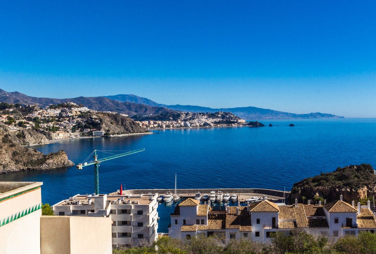 3 Bed Townhouse in Almuñecar in Almuñecar — Townhouse