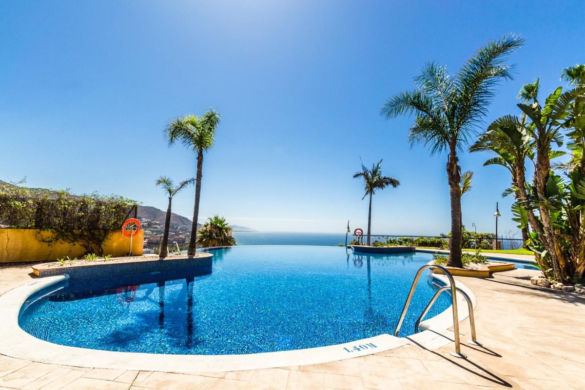 3 Bed Townhouse in Almuñecar in Almuñecar — Townhouse