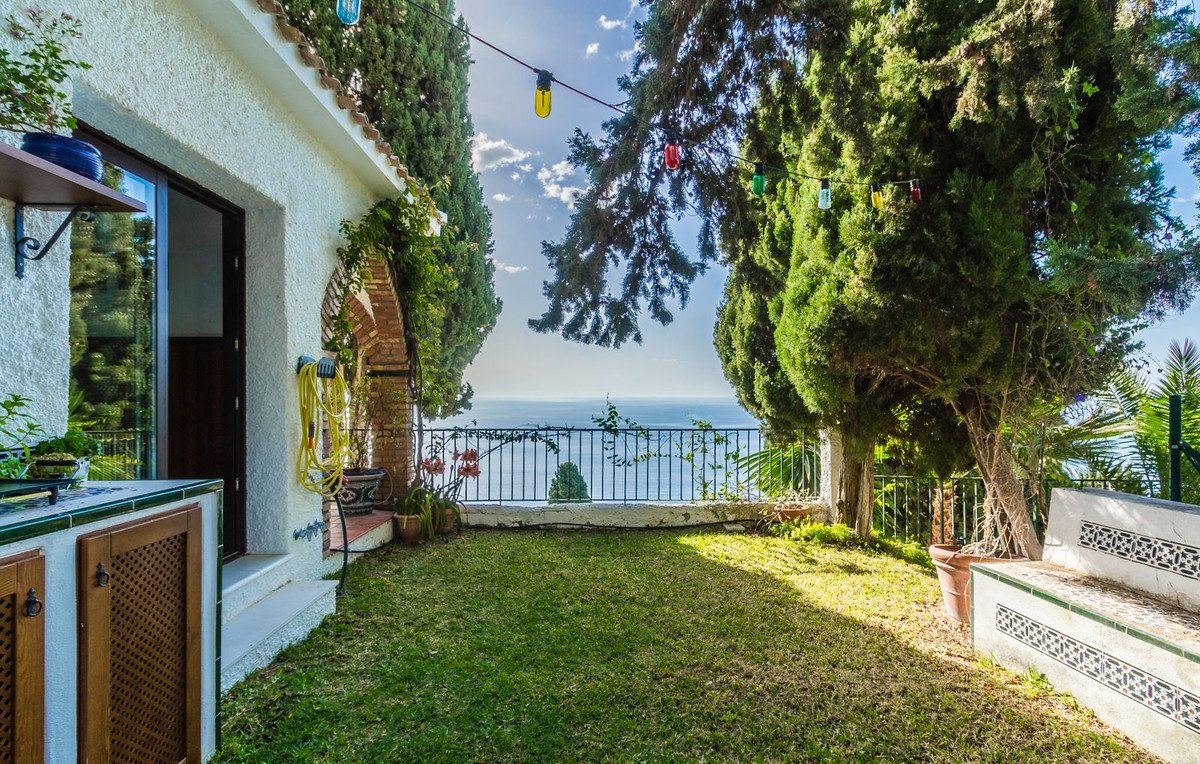 3 Bed Detached Villa in Almuñecar in Almuñecar, Detached Villa
