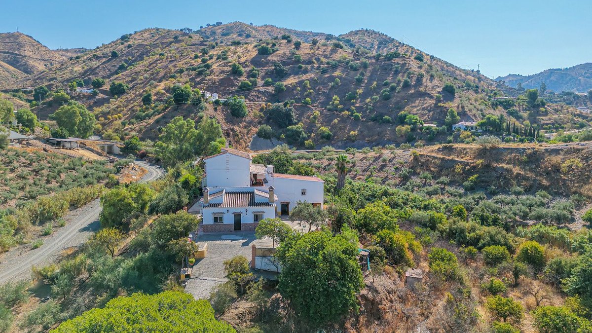 3 Bed Finca - Cortijo in Alora in Alora, Finca - Cortijo
