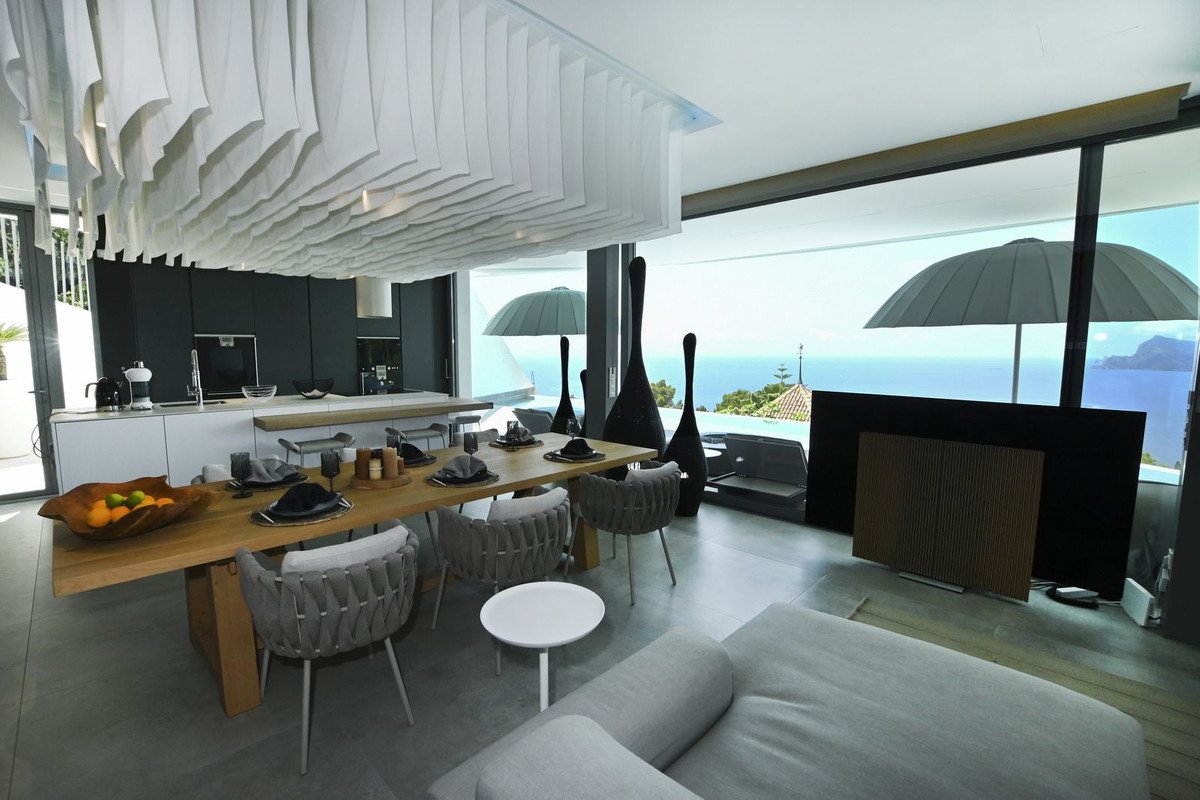44 photo