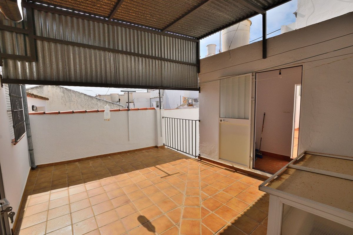 5 Bed Townhouse in Olvera in Olvera, Townhouse