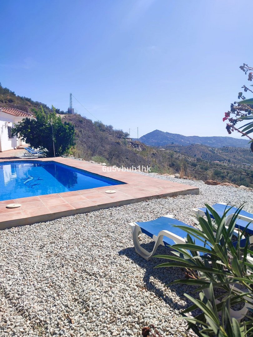 9 Bed بيت مدينة in Arenas, توون هاوس (فيلا)