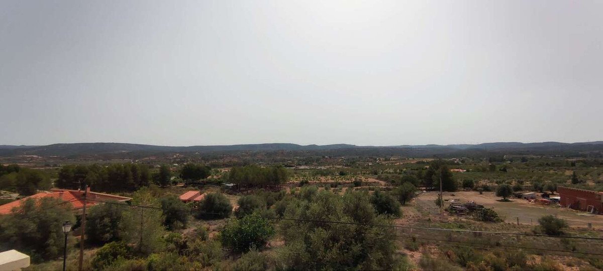 9 Bed Property in Ayora في Ayora — 