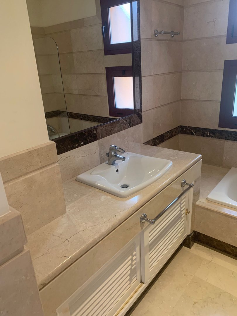 3 Bed Ground Floor Apartment in Bahía de Marbella в Bahía de Marbella — 