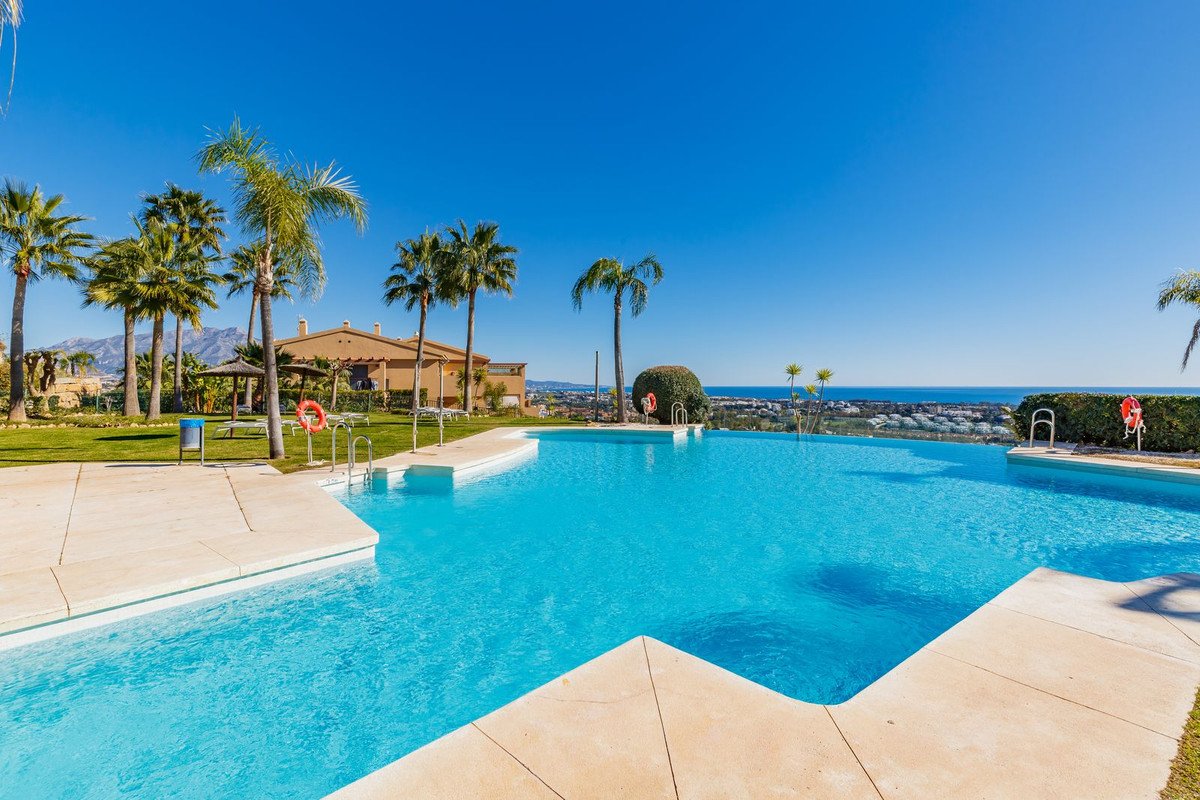 2 Bed Ground Floor Apartment in Benahavís in Benahavís, Apartment