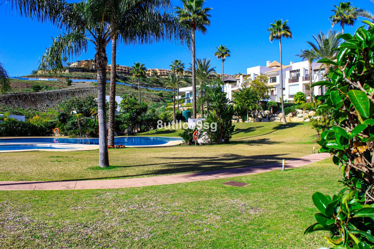 2 Bed Ground Floor Apartment in Benahavís in Benahavís, Apartment