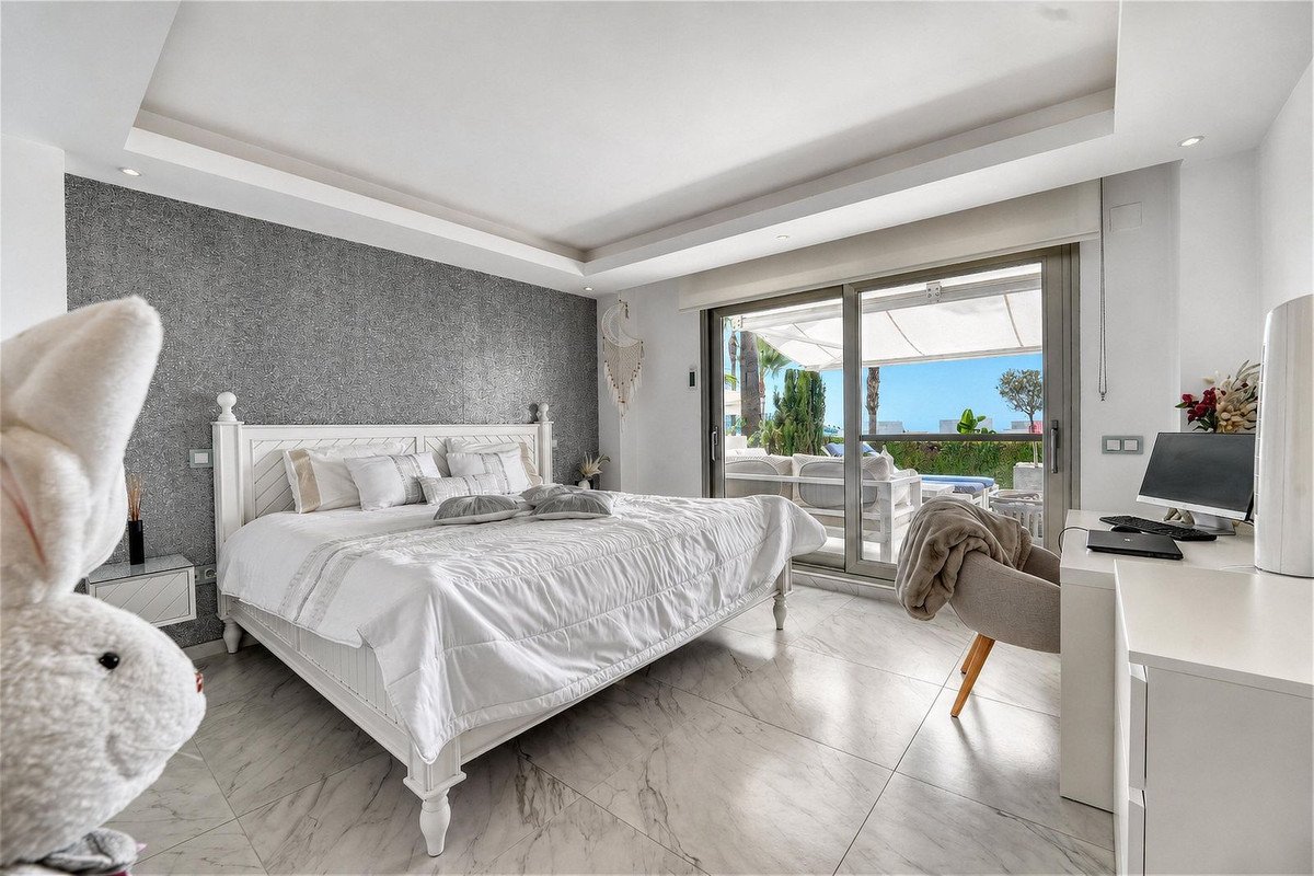 3 Bed Ground Floor Apartment in Benahavís in Benahavís, Apartment