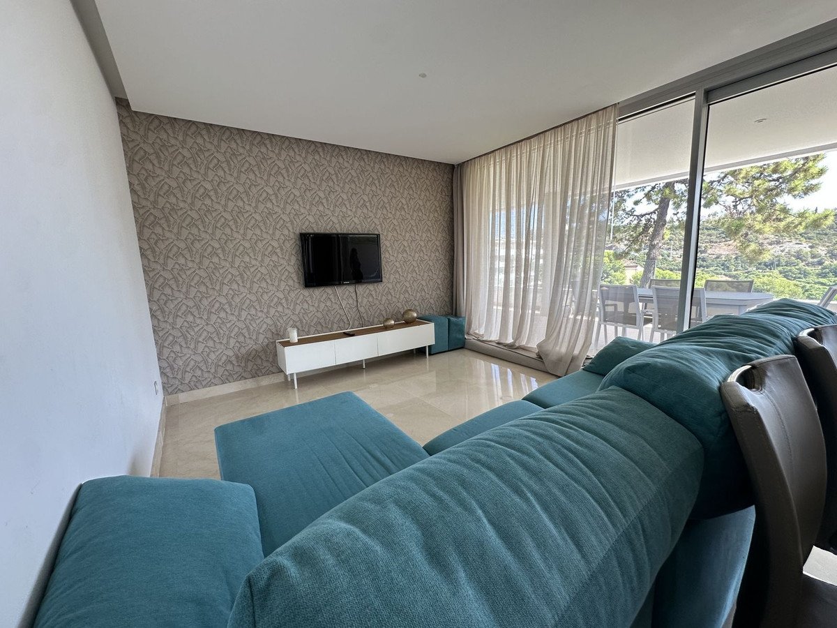 3 Bed Middle Floor Apartment in Benahavís in Benahavís, Apartment
