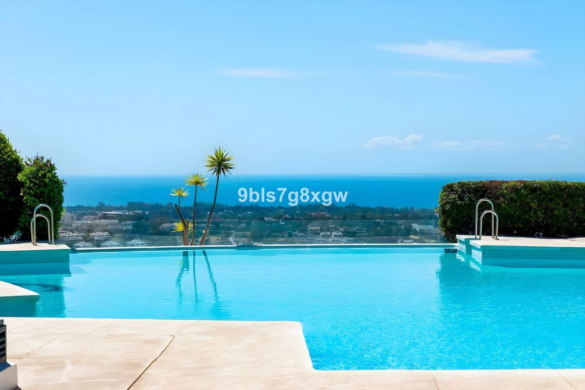 3 Bed Middle Floor Apartment in Benahavís in Benahavís, Apartment