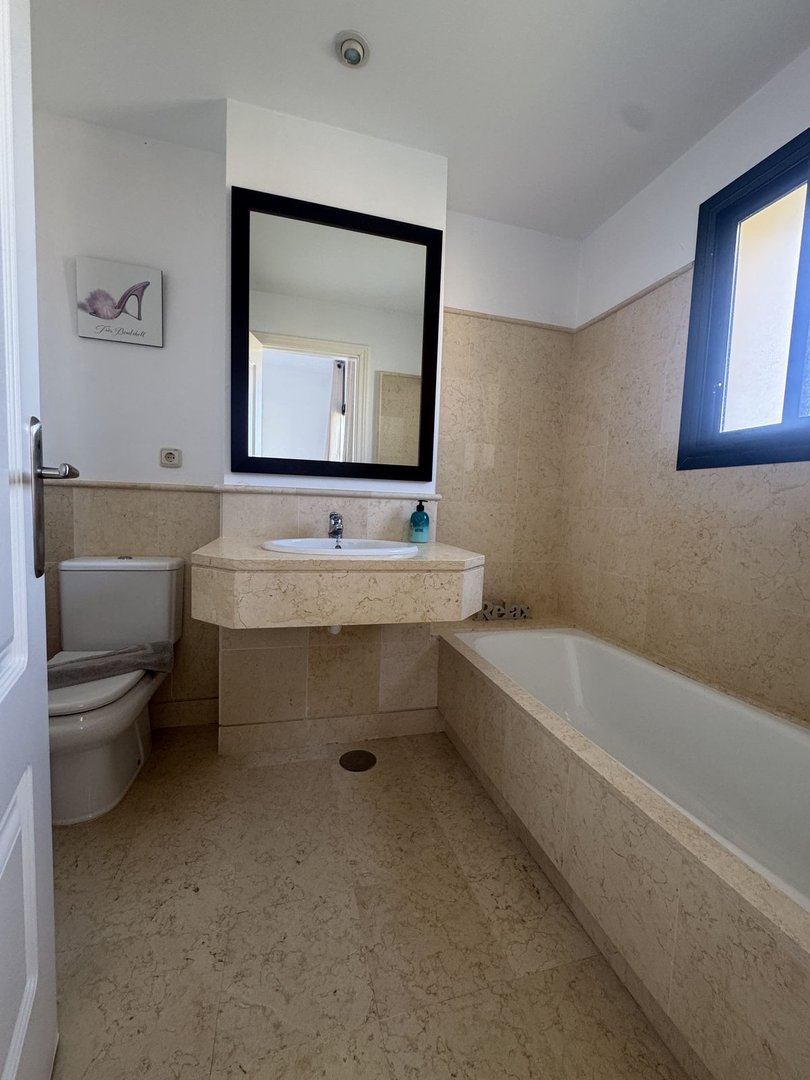 3 Bed Middle Floor Apartment in Benahavís in Benahavís — Apartment