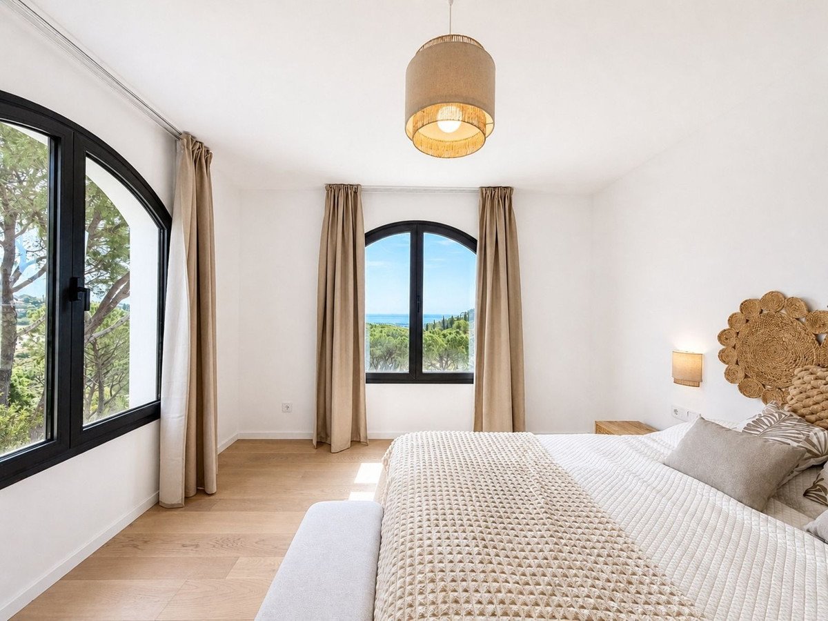 5 Bed Vrijstaande Villa in El Madroñal in El Madroñal, 