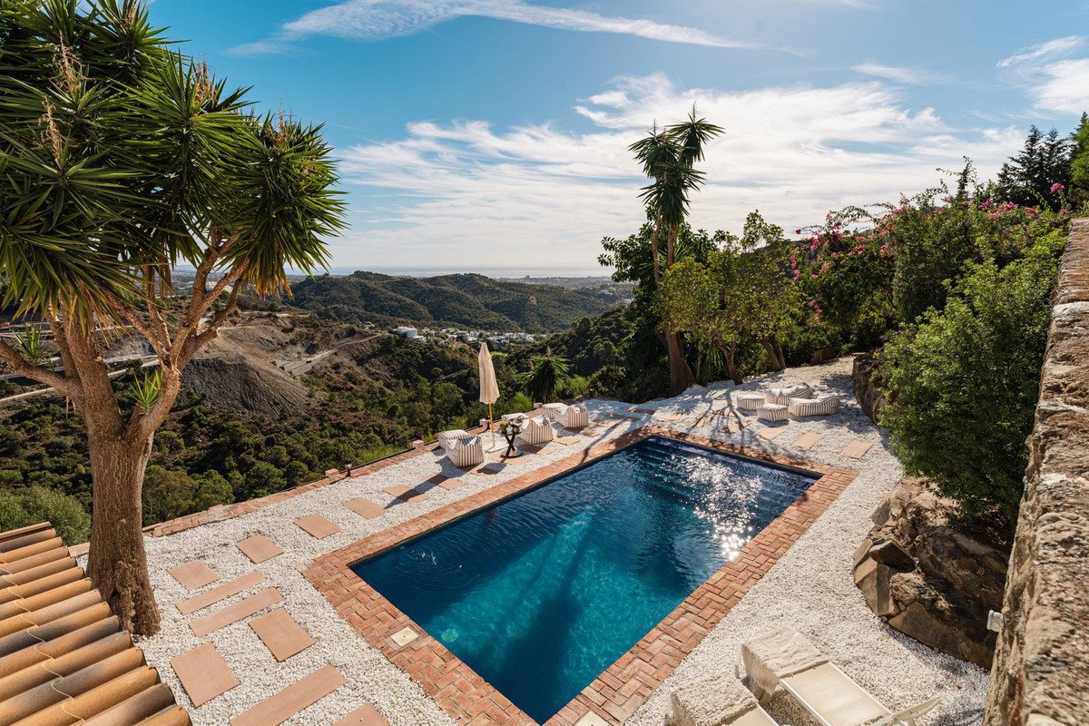 6 Bed Detached Villa in El Madroñal in El Madroñal, Detached Villa