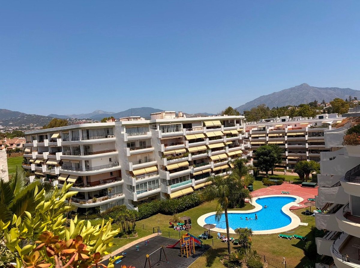 2 Bed Middle Floor Apartment in Guadalmina Alta in Guadalmina Alta, Apartment