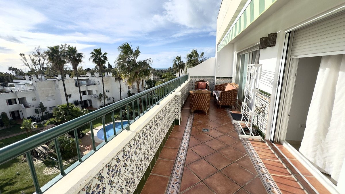 2 Bed Top Floor Apartment in Guadalmina Baja in Guadalmina Baja, Apartment