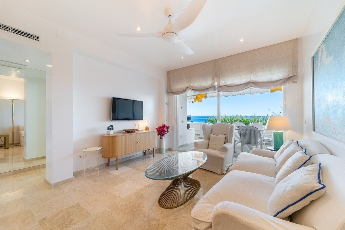 3 Bed فيلا مستقلة in Marbella في Guadalmina Baja, شقة