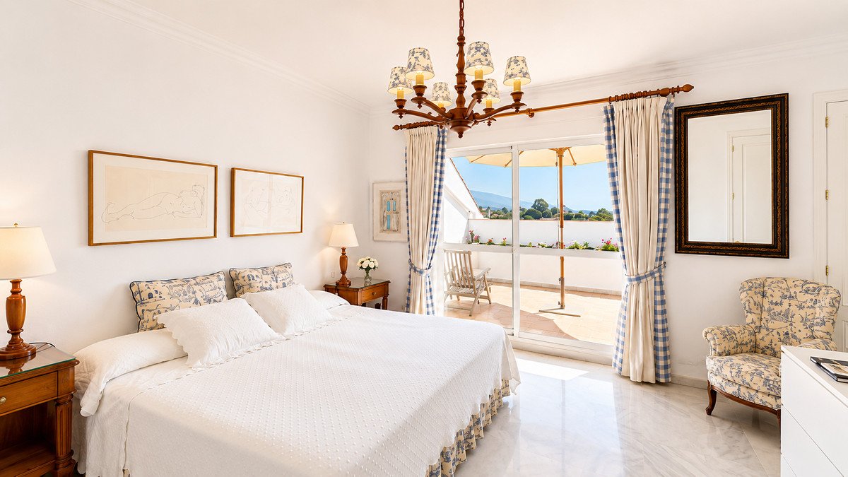 4 Bed Penthouse Duplex in Guadalmina Baja in Guadalmina Baja, Penthouse Duplex