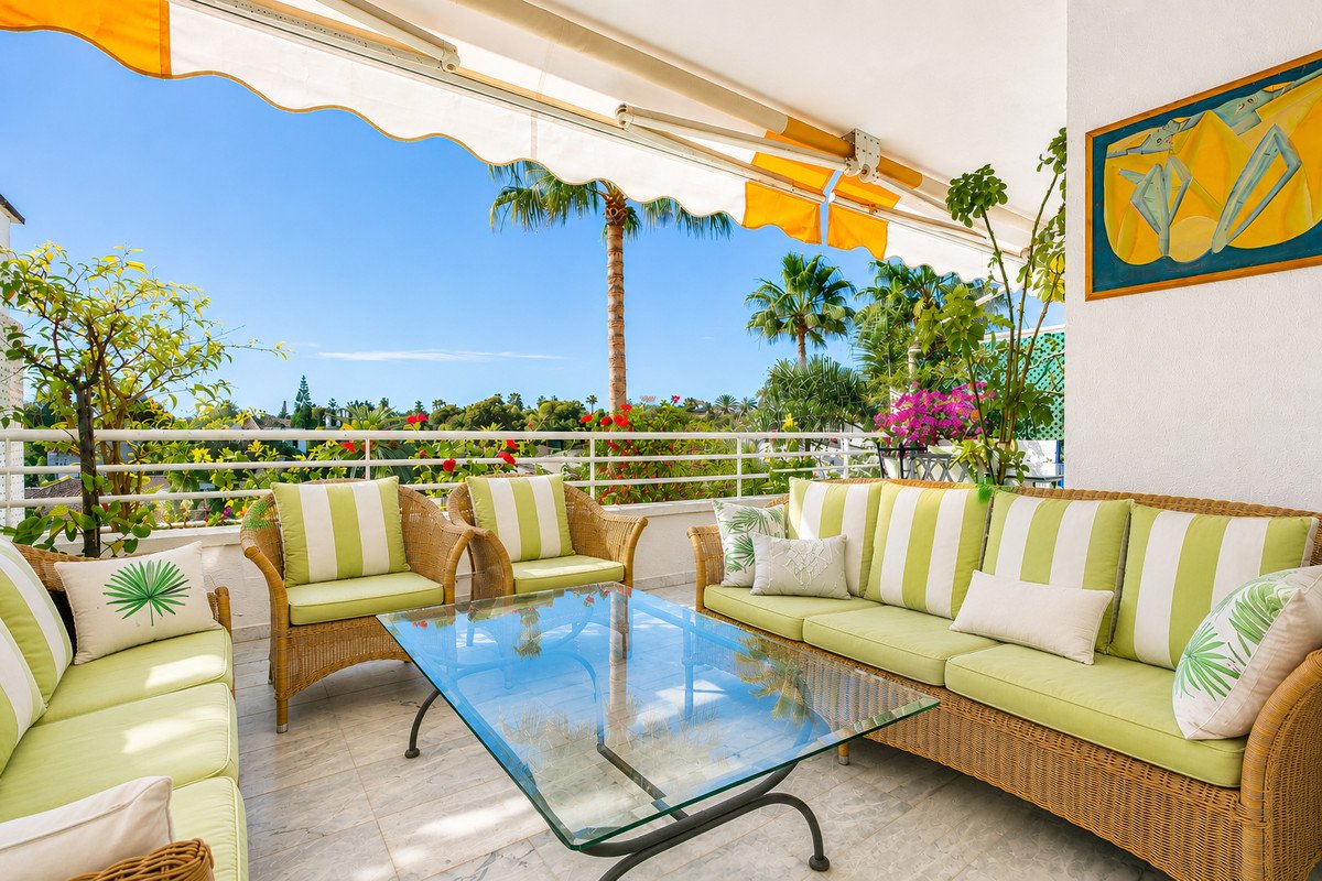 4 Bed Penthouse Duplex in Guadalmina Baja in Guadalmina Baja, Penthouse Duplex