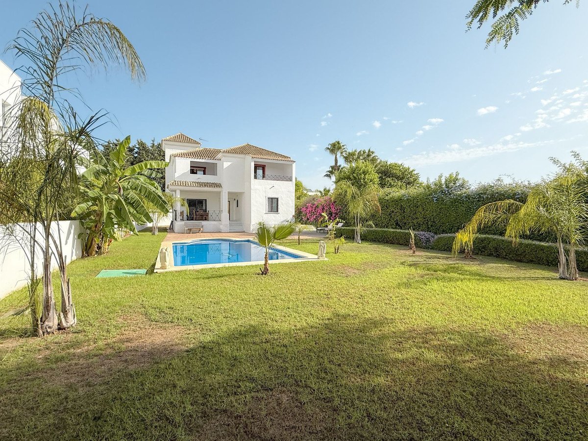 4 Bed Detached Villa in Guadalmina Baja in Guadalmina Baja, Detached Villa