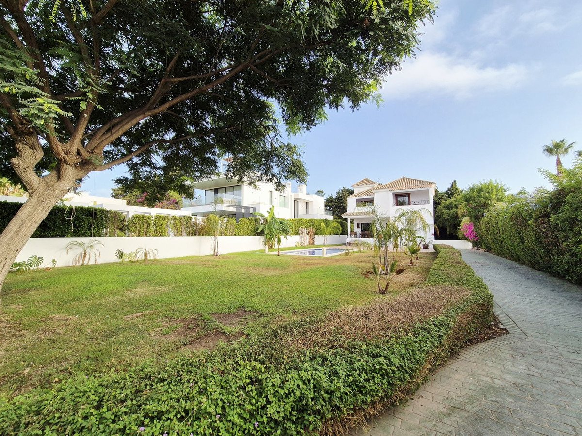 4 Bed Detached Villa in Guadalmina Baja in Guadalmina Baja, Detached Villa