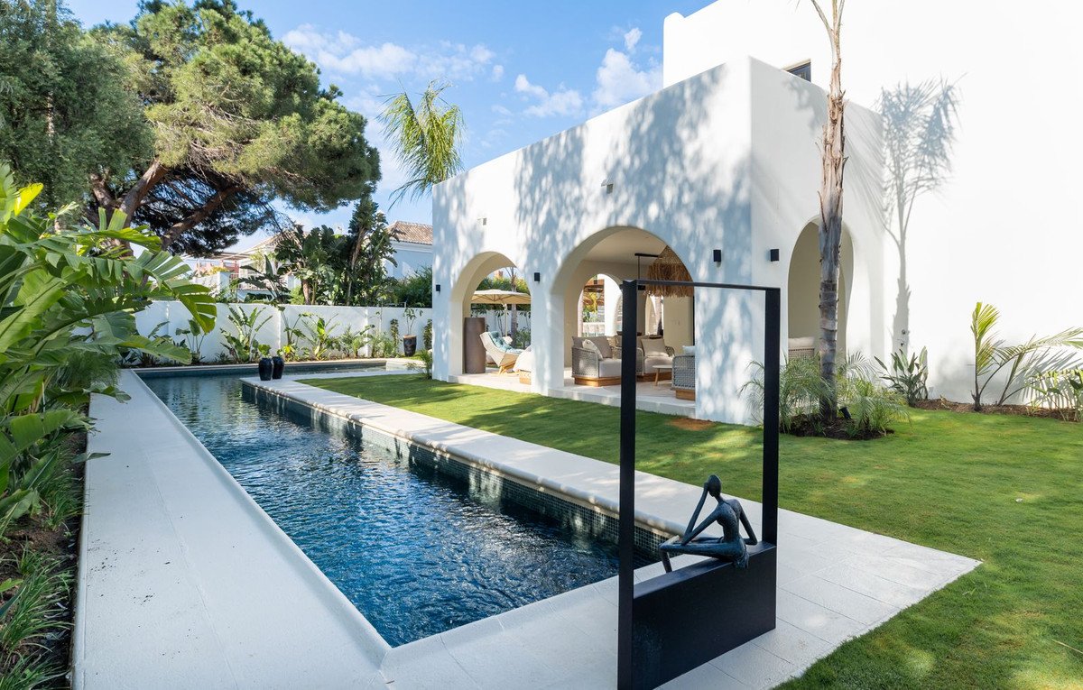 5 Bed فيلا مستقلة in Guadalmina Baja في Guadalmina Baja, 
