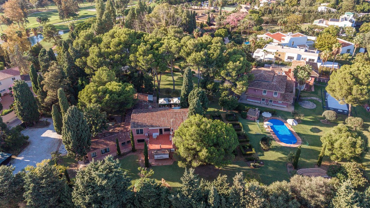 5 Bed Detached Villa in Guadalmina Baja in Guadalmina Baja, Detached Villa
