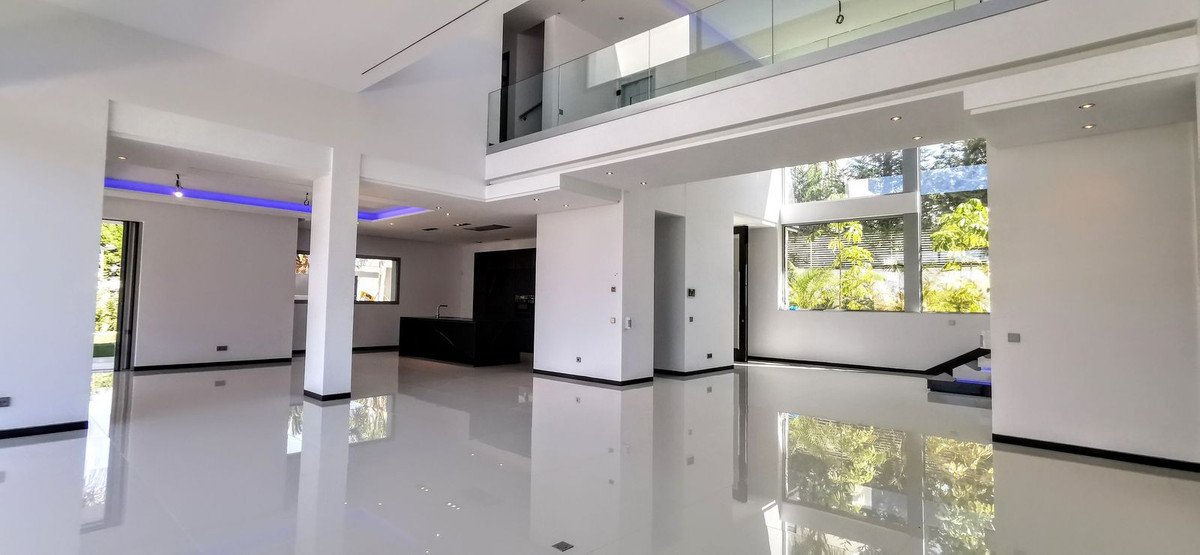 6 Bed فيلا مستقلة in Guadalmina Baja في Guadalmina Baja, 