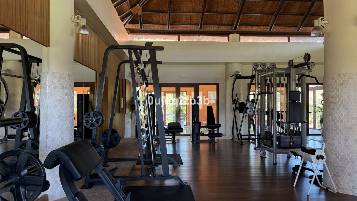 2 Bed Ground Floor Apartment in Benahavís in Benahavís, 