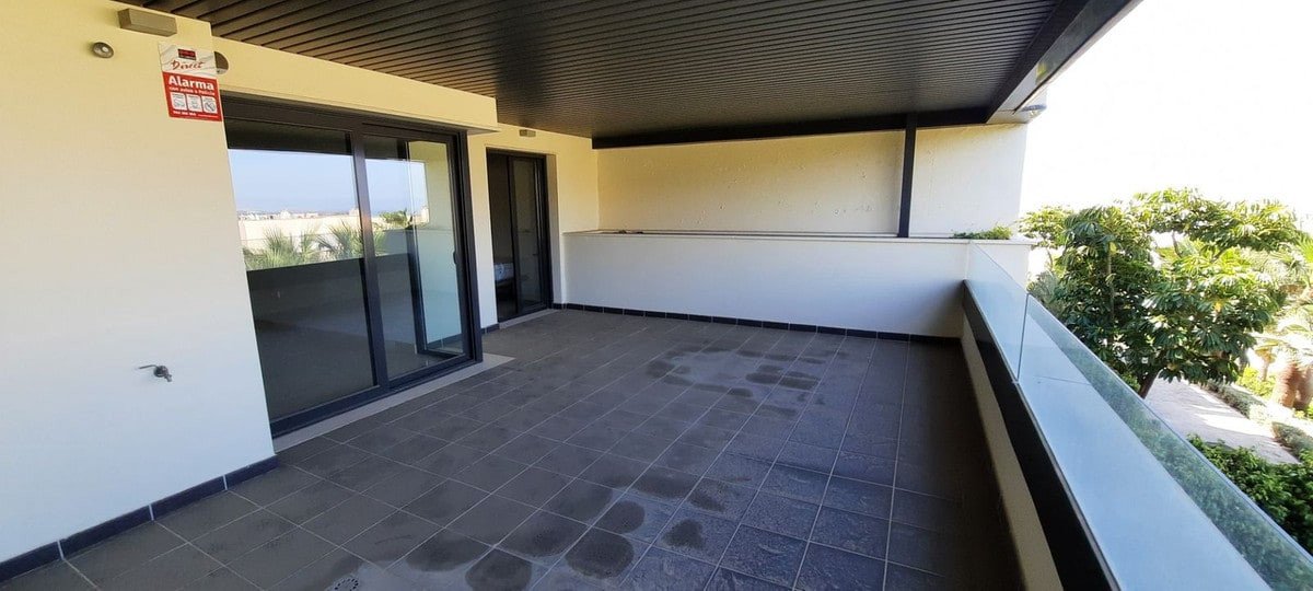 2 Bed Middle Floor Apartment in Benahavís in Benahavís, Apartment