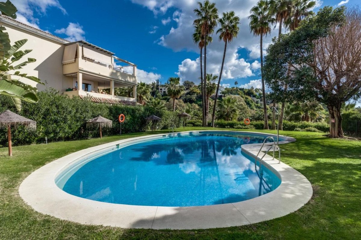3 Bed شقة في الطابق العلوي in Benahavís في Benahavís, شقة