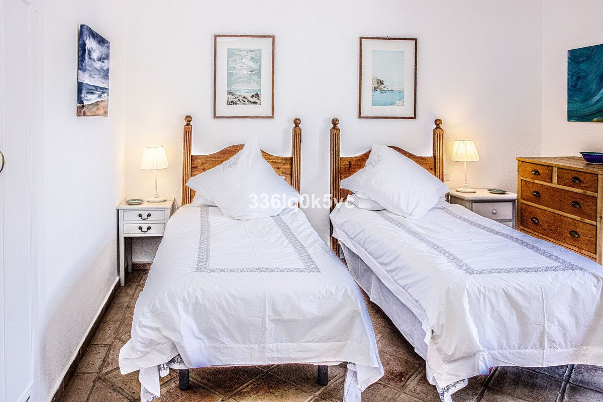 3 Bed Duplex in Benahavís في Benahavís, 