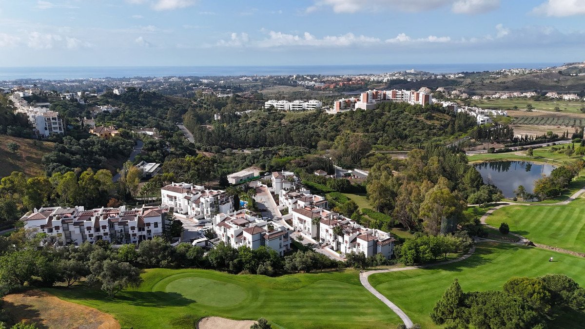 3 Bed Penthouse in Benahavís in Benahavís, 