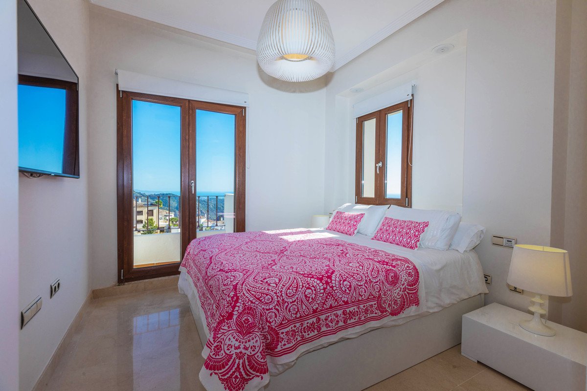 4 Bed فيلا مستقلة in Benahavís في Benahavís, فيلا مستقلة