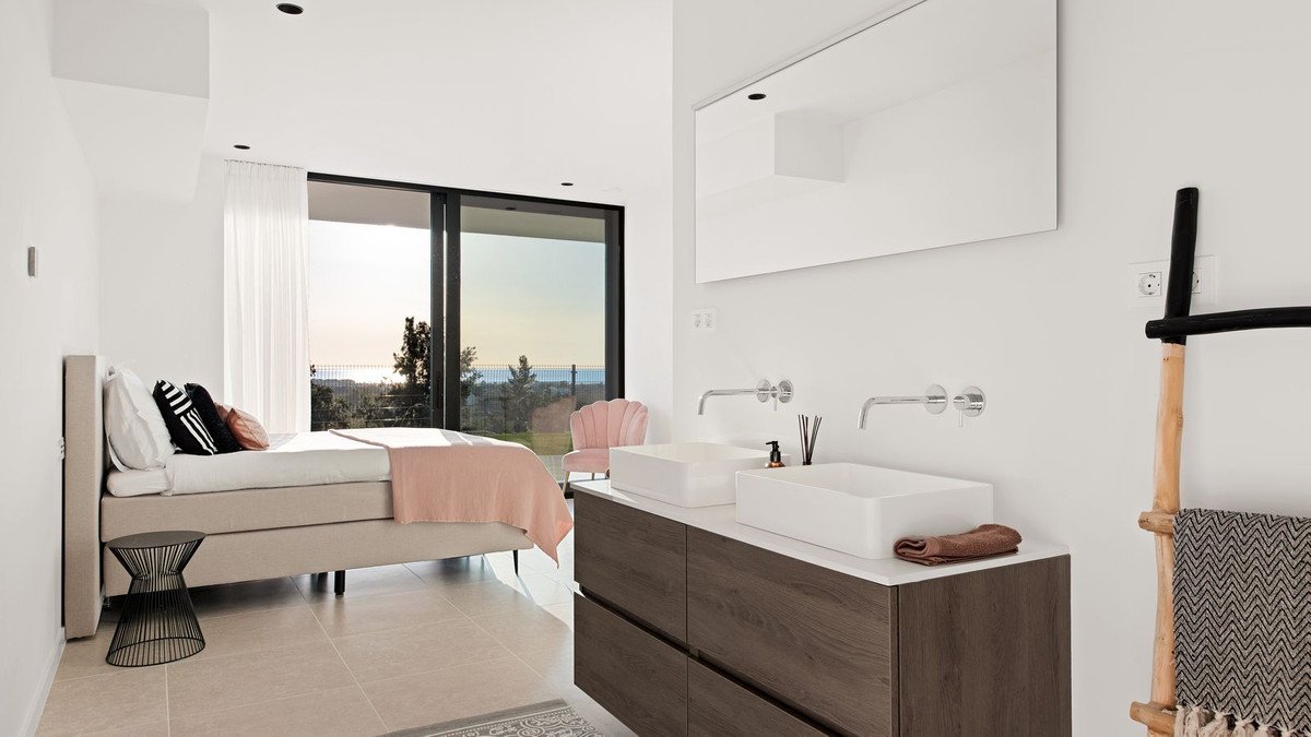 5 Bed Detached Villa in Benahavís in Benahavís, 