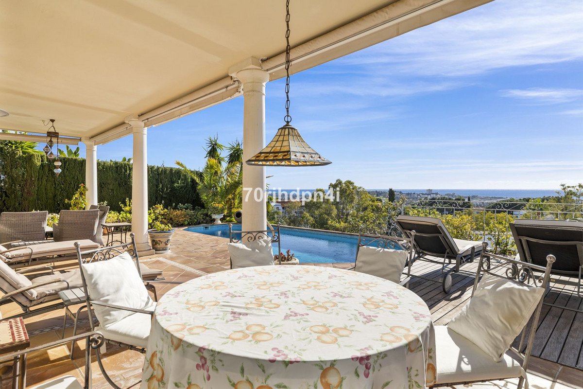 6 Bed Detached Villa in Benahavís in Benahavís, 