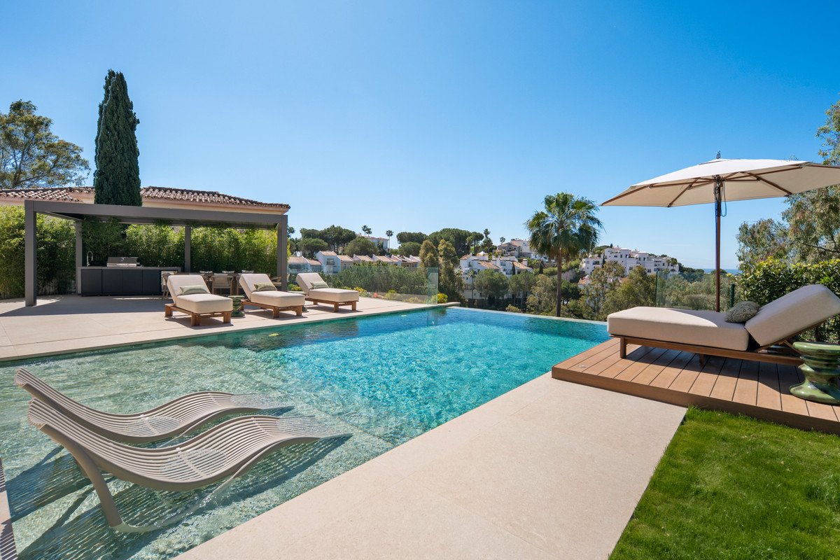 6 Bed فيلا مستقلة in Benahavís في Benahavís, 