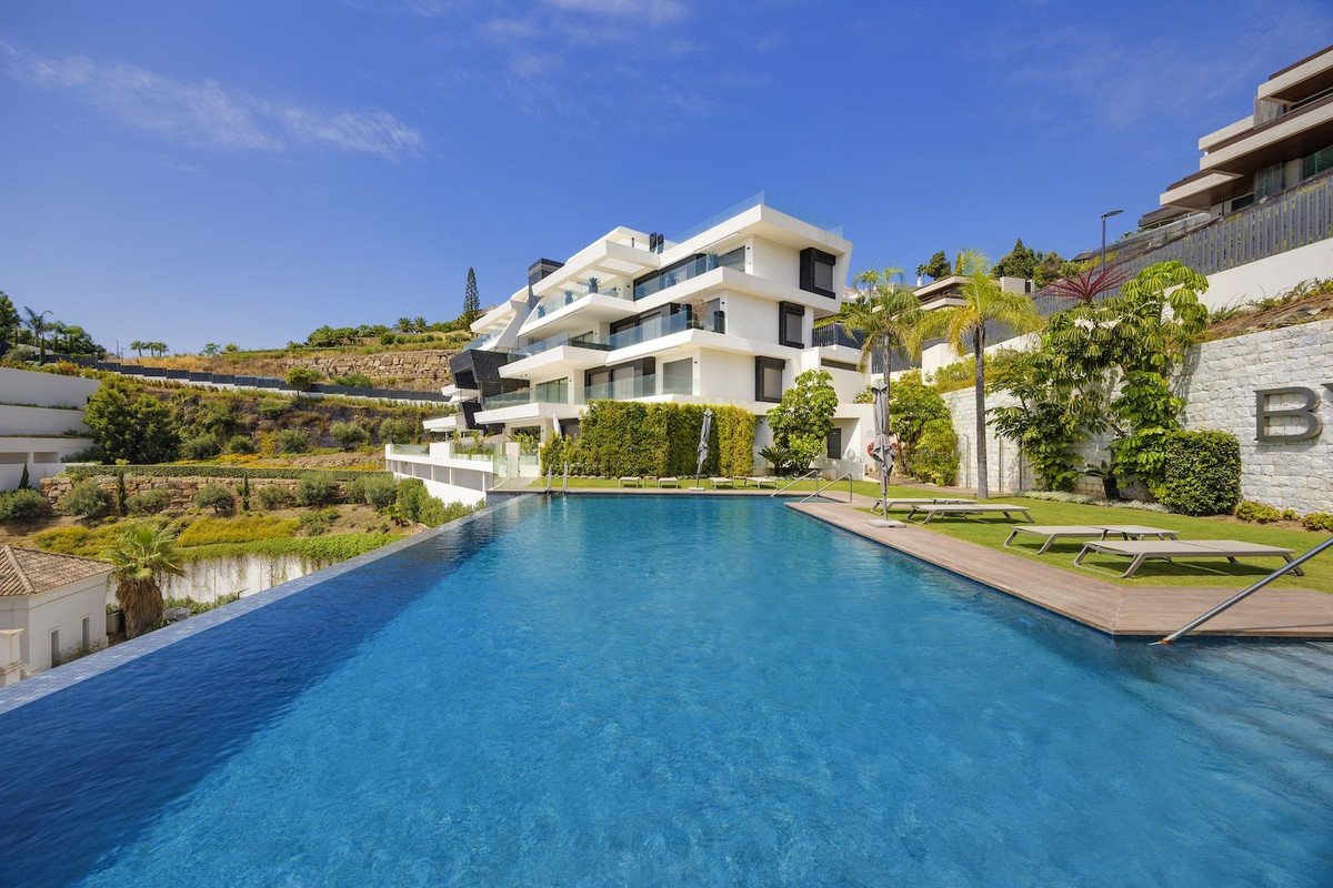 3 Bed Apartamento en planta intermedia in La Quinta