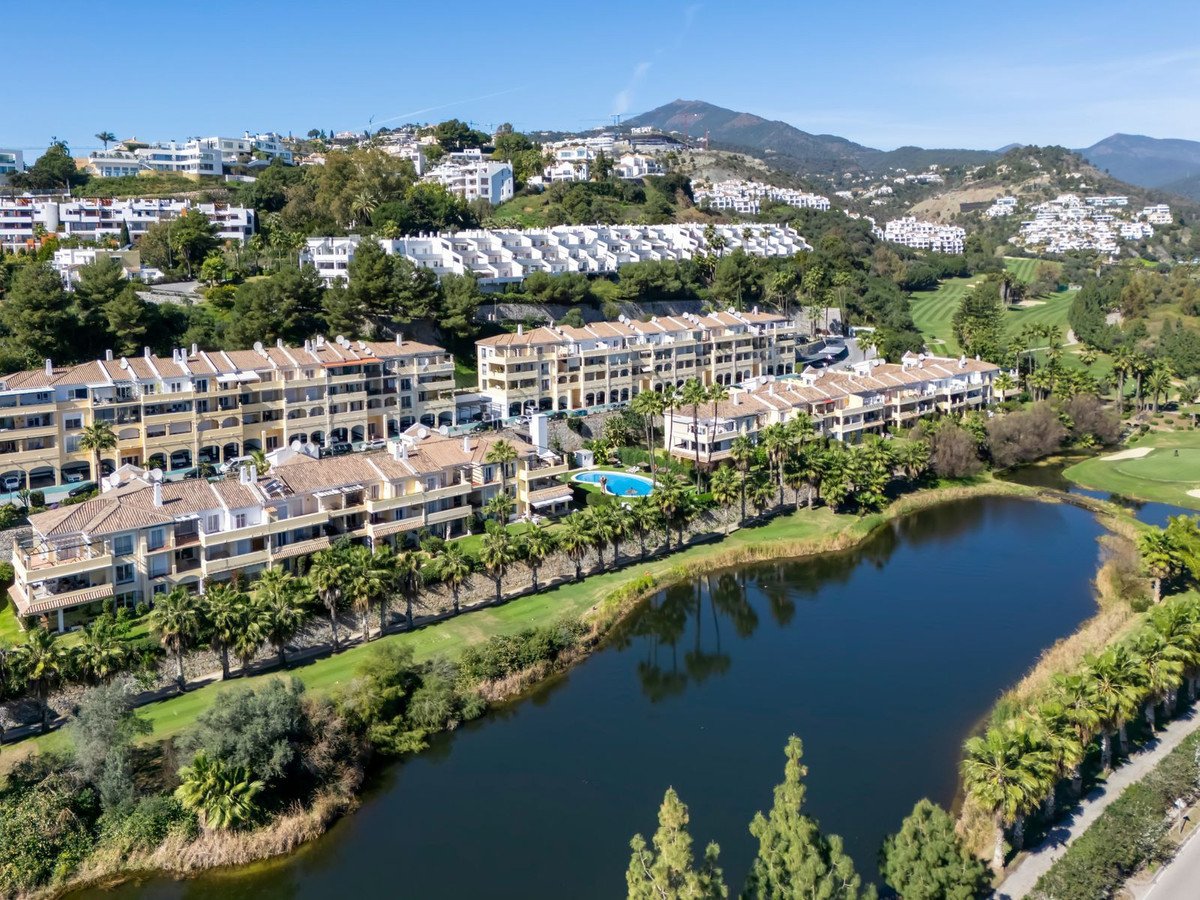 3 Bed Middle Floor Apartment in La Quinta